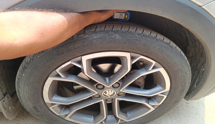 2021 Skoda KUSHAQ STYLE 1.0L TSI AT, Petrol, Automatic, 83,668 km, tyre