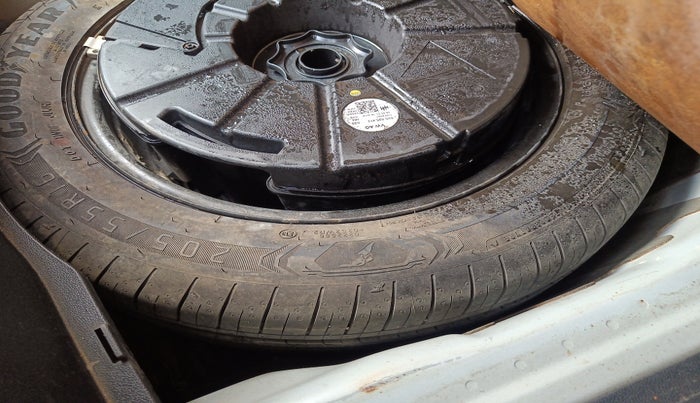 2021 Skoda KUSHAQ STYLE 1.0L TSI AT, Petrol, Automatic, 83,668 km, tyre