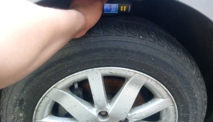 2011 Renault Fluence 2.0 E4 AT, Petrol, Automatic, 82,209 km, tyre