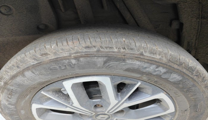 2018 Renault Duster RXL PETROL, Petrol, Manual, 68,840 km, tyre