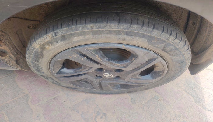 2023 Tata ALTROZ XT PETROL DARK EDITION, Petrol, Manual, 41,453 km, tyre