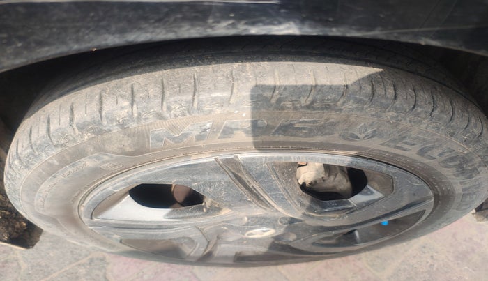 2023 Tata ALTROZ XT PETROL DARK EDITION, Petrol, Manual, 41,453 km, tyre