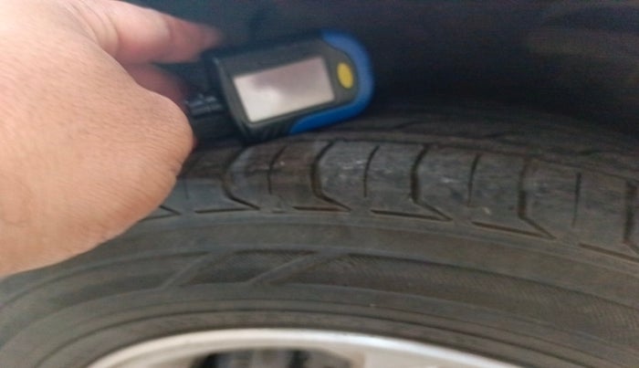 2010 Hyundai i20 SPORTZ 1.2, Petrol, Manual, 1,09,127 km, tyre