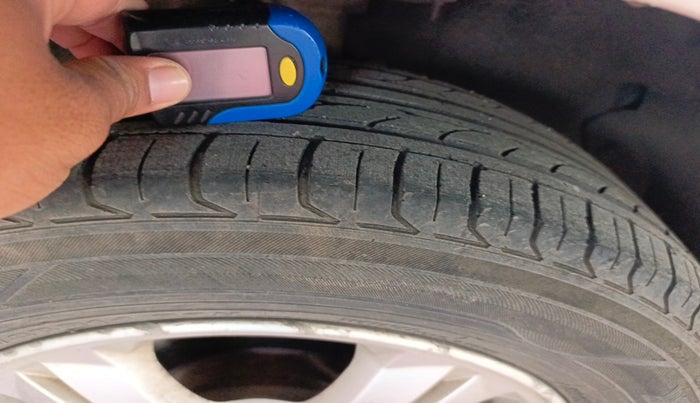 2010 Hyundai i20 SPORTZ 1.2, Petrol, Manual, 1,09,127 km, tyre