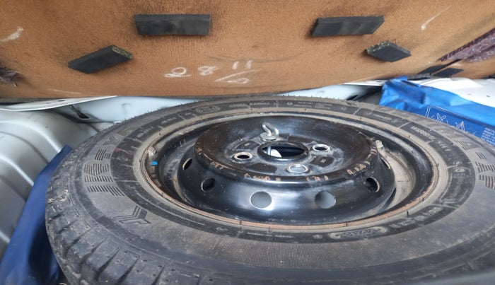 2016 Maruti Alto 800 VXI, Petrol, Manual, 65,80,017 km, tyre