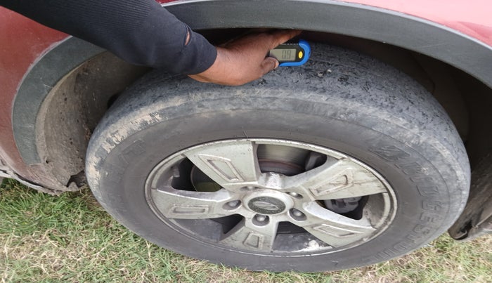 2012 Mahindra XUV500 W8, Diesel, Manual, 1,62,238 km, tyre