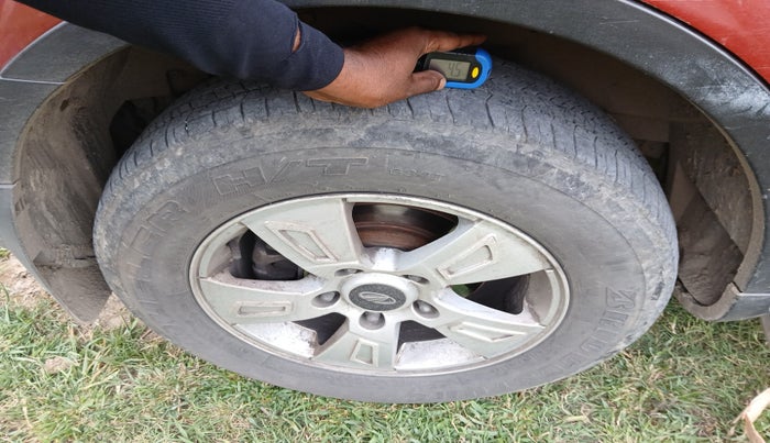 2012 Mahindra XUV500 W8, Diesel, Manual, 1,62,238 km, tyre