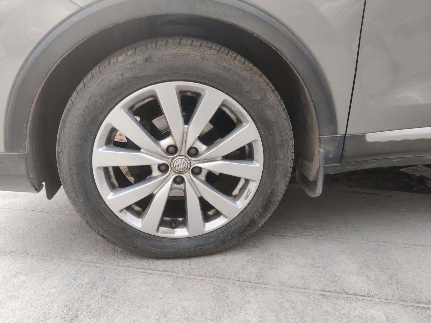 2022 MG ASTOR SUPER EX 1.5 MT, Petrol, Manual, 27,000 km, tyre