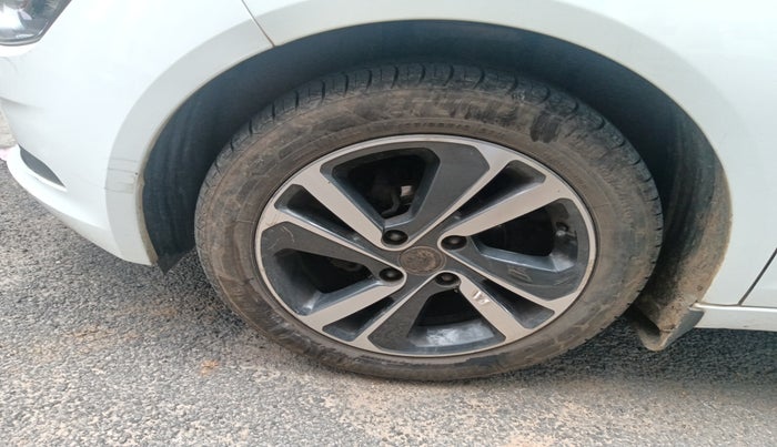2021 Tata ALTROZ XZ PETROL, Petrol, Manual, 53,895 km, tyre