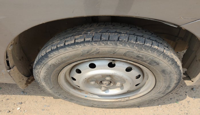 2017 Maruti Wagon R 1.0 LXI CNG, Petrol, Manual, 1,50,143 km, tyre