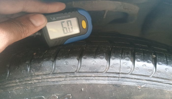 2011 Hyundai Verna TRANSFORM 1.6 SX VTVT, Petrol, Manual, 55,978 km, tyre