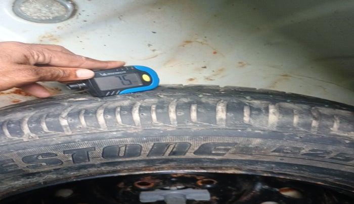 2011 Hyundai Verna TRANSFORM 1.6 SX VTVT, Petrol, Manual, 55,978 km, tyre