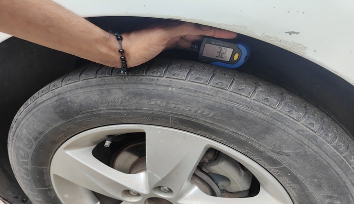 2013 Hyundai New Elantra 1.6 SX MT DIESEL, Diesel, Manual, 1,26,466 km, tyre