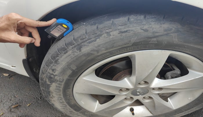 2013 Hyundai New Elantra 1.6 SX MT DIESEL, Diesel, Manual, 1,26,466 km, tyre