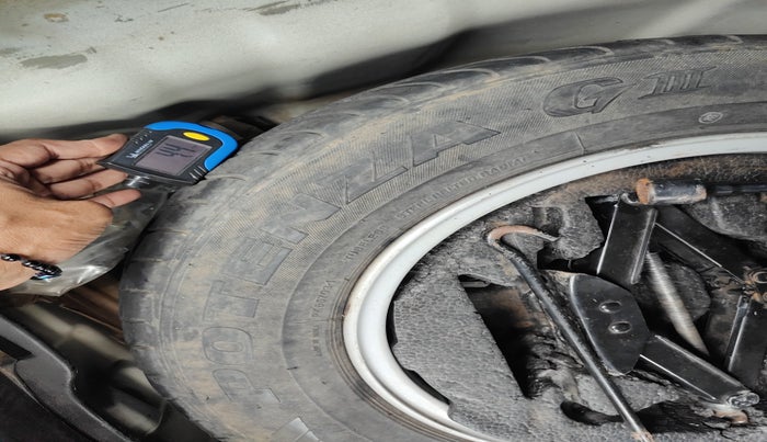 2013 Hyundai New Elantra 1.6 SX MT DIESEL, Diesel, Manual, 1,26,466 km, tyre