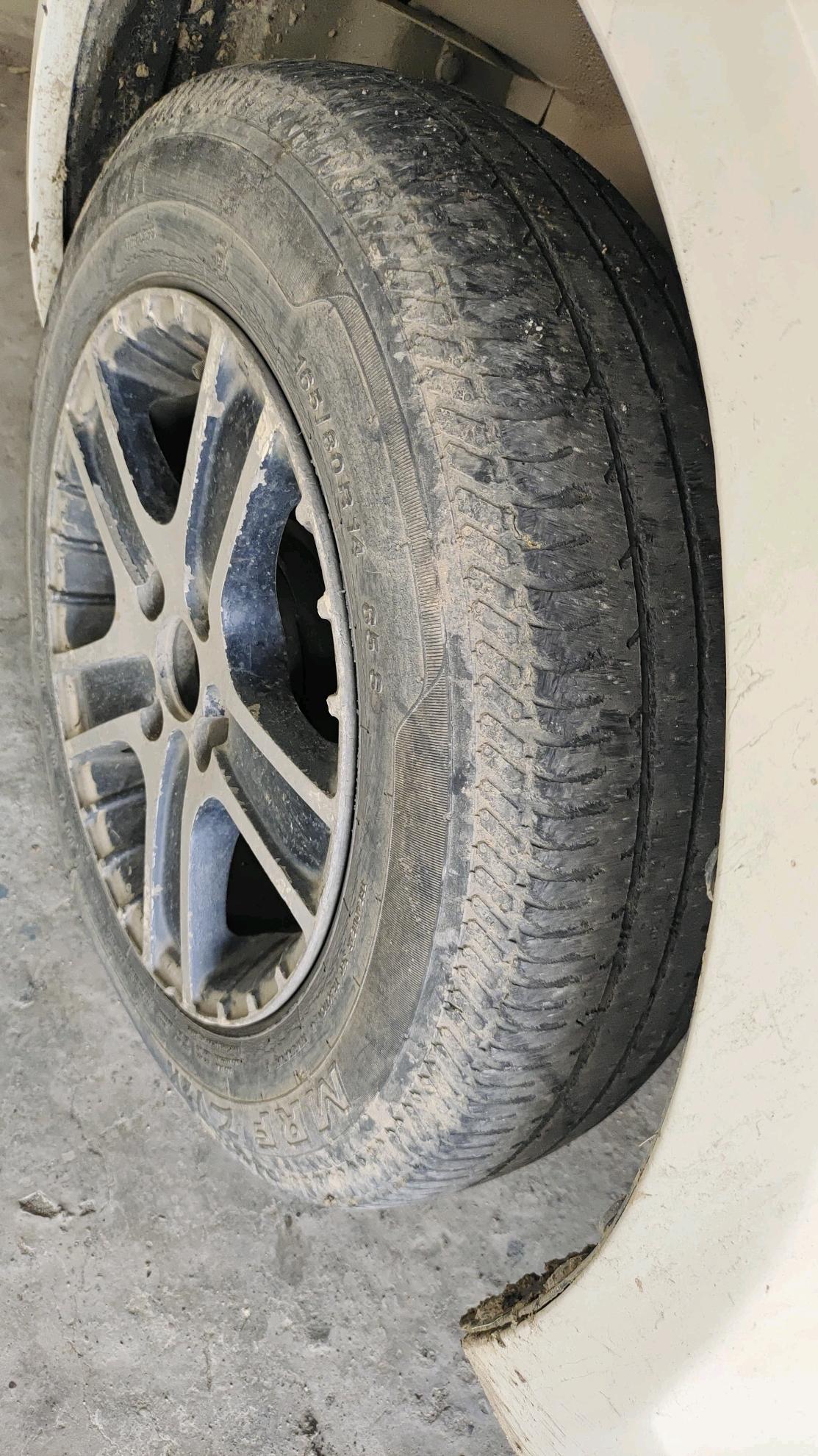 2010 Maruti Swift VDI, Diesel, Manual, 1,05,503 km, tyre