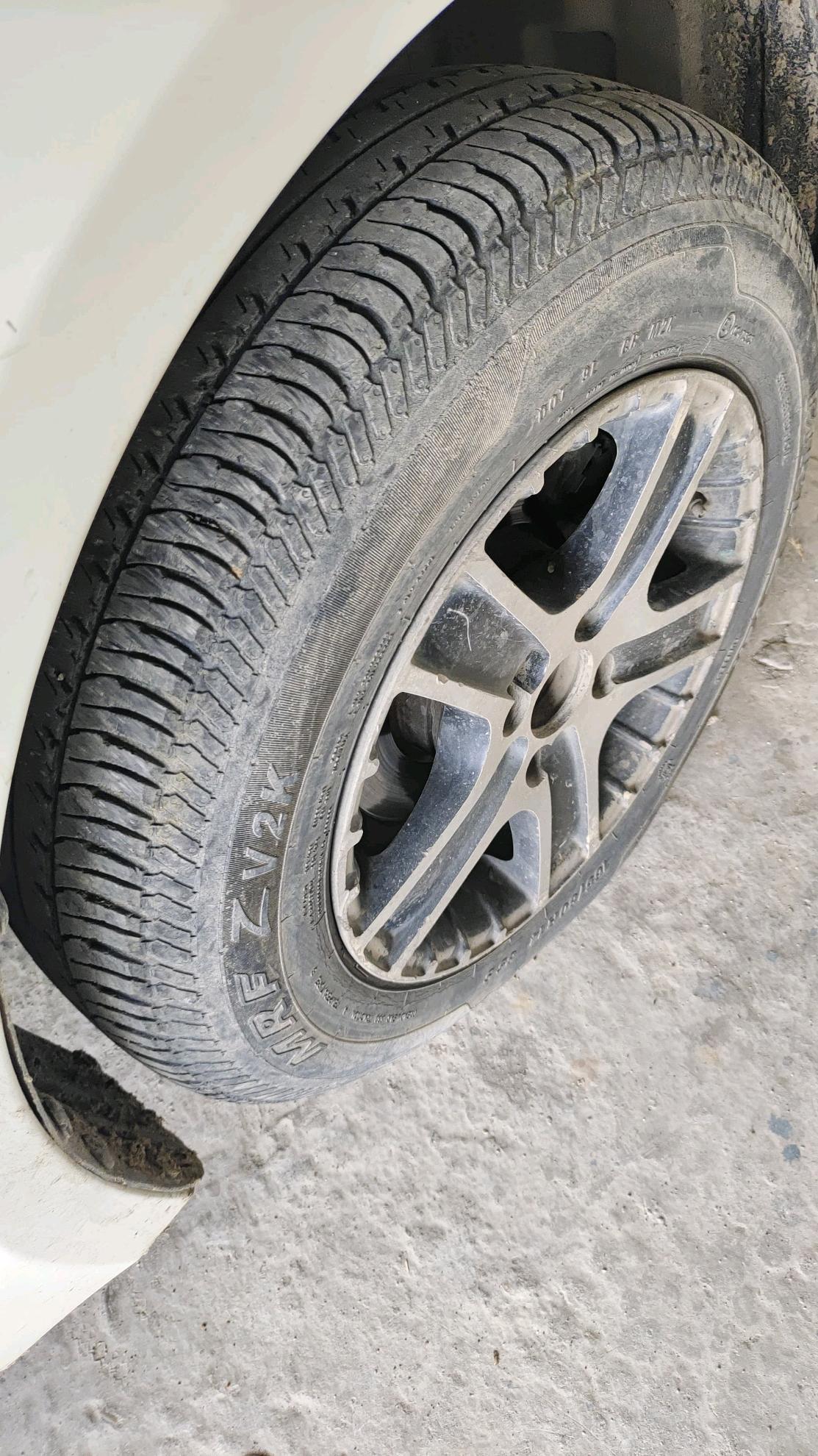 2010 Maruti Swift VDI, Diesel, Manual, 1,05,503 km, tyre