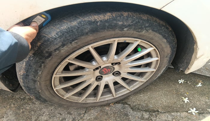 2016 Hyundai Grand i10 SPORTZ 1.2 KAPPA VTVT, Petrol, Manual, 1,74,000 km, tyre