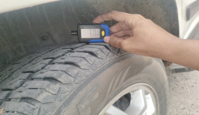 2015 Mahindra TUV300 T8, Diesel, Manual, 81,797 km, tyre