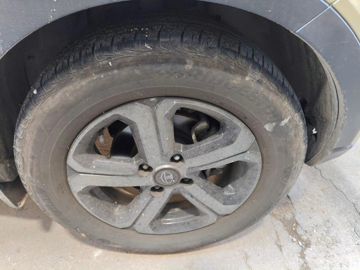2022 Tata NEXON XZA PLUS (PREMIUM) KAZIRANGA DIESEL, Diesel, Automatic, 52,293 km, tyre