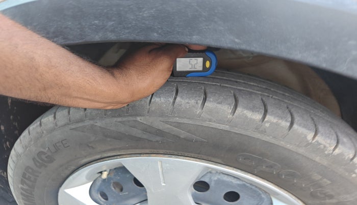 2021 Mahindra XUV300 W6 1.5 Diesel, Diesel, Manual, 47,480 km, tyre