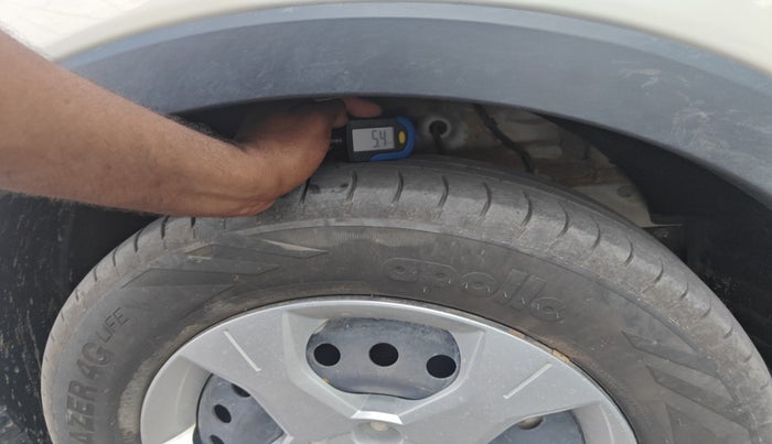 2021 Mahindra XUV300 W6 1.5 Diesel, Diesel, Manual, 47,480 km, tyre