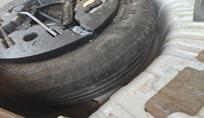 2021 Mahindra XUV300 W6 1.5 Diesel, Diesel, Manual, 47,480 km, tyre