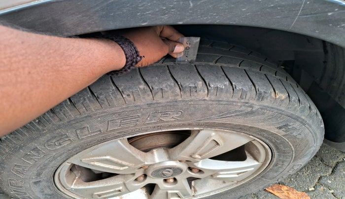 2012 Mahindra XUV500 W8, Diesel, Manual, 1,15,852 km, tyre