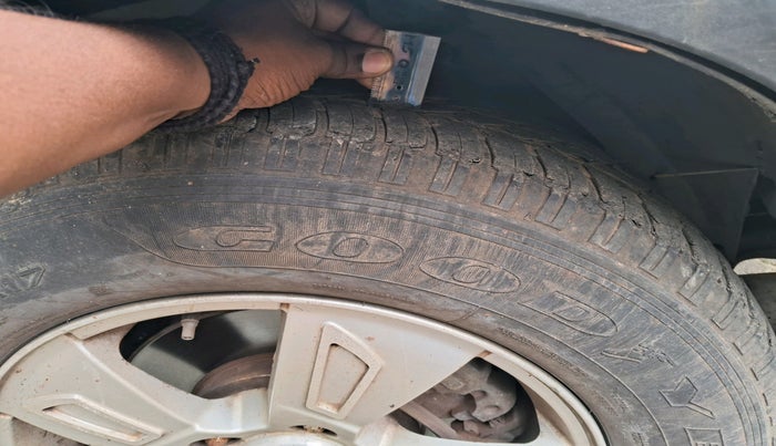 2012 Mahindra XUV500 W8, Diesel, Manual, 1,15,852 km, tyre