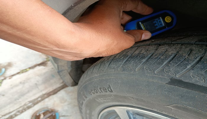 2022 Maruti XL6 ALPHA MT, Petrol, Manual, 44,449 km, tyre