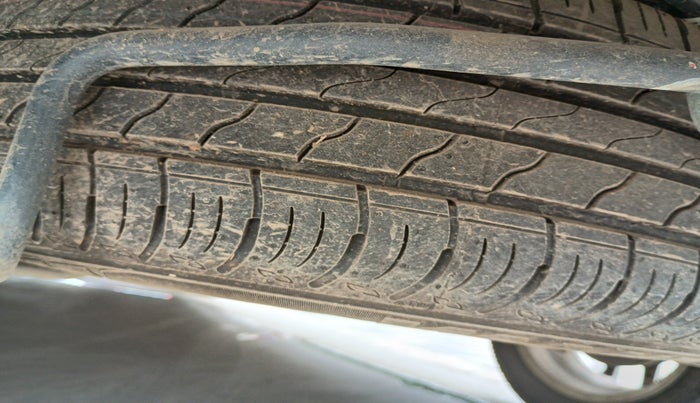 2022 Maruti XL6 ALPHA MT, Petrol, Manual, 44,449 km, tyre