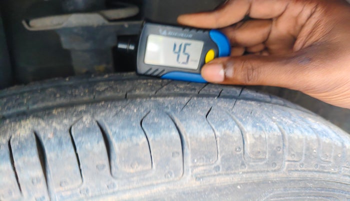 2016 Renault Kwid RXT 0.8, Petrol, Manual, 83,860 km, tyre