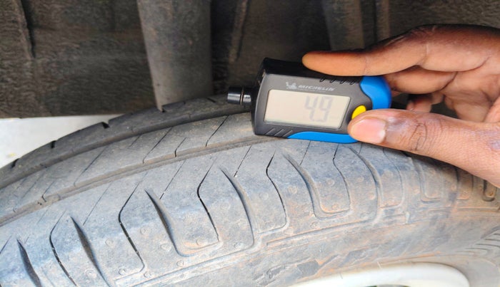 2016 Renault Kwid RXT 0.8, Petrol, Manual, 83,860 km, tyre