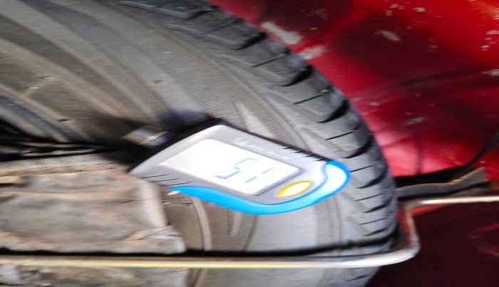 2016 Renault Kwid RXT 0.8, Petrol, Manual, 83,860 km, tyre