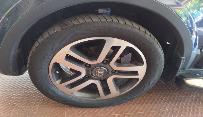 2018 Tata Hexa XTA 4X2 7 STR, Diesel, Automatic, 54,754 km, tyre