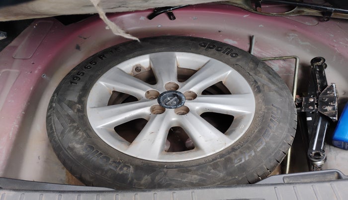 2010 Toyota Corolla Altis G DIESEL, Diesel, Manual, 2,86,191 km, tyre