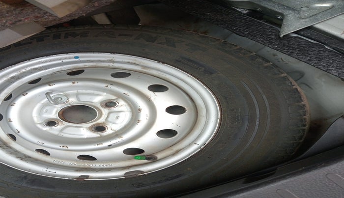 2013 Maruti Wagon R 1.0 LXI, Petrol, Manual, 68,268 km, tyre