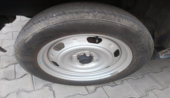 2023 Nissan MAGNITE XE, Petrol, Manual, 4,594 km, tyre