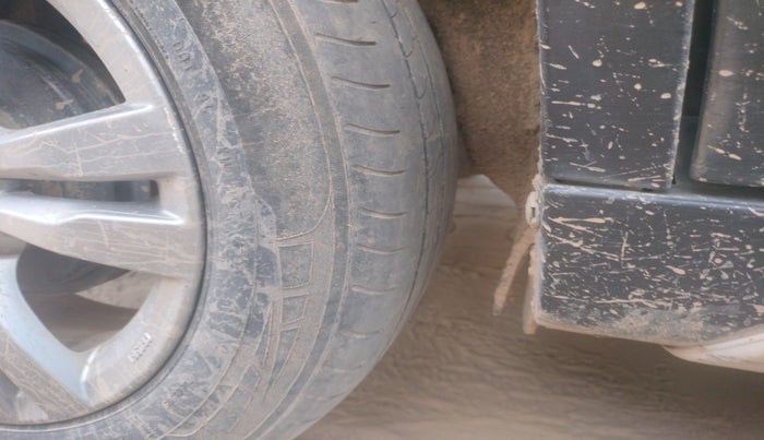 2017 Maruti Vitara Brezza VDI (O), Diesel, Manual, 1,07,069 km, tyre