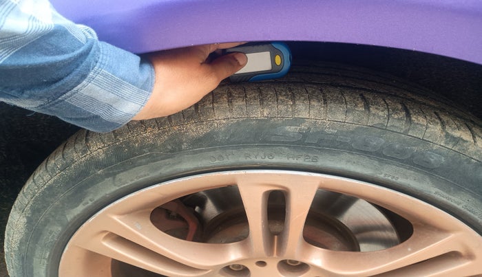 2013 BMW 5 Series 530D M SPORT, Diesel, Automatic, 1,36,255 km, tyre