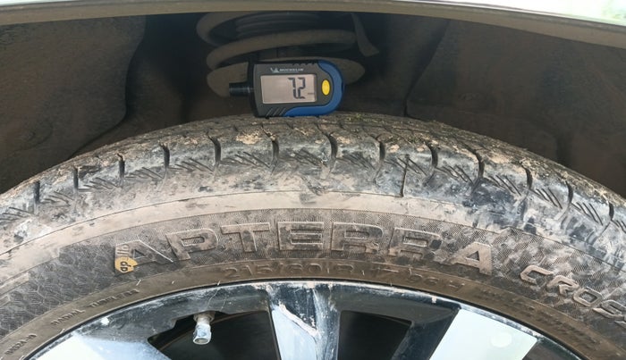 2019 MG HECTOR SMART HYBRID 1.5 PETROL, Petrol, Manual, 34,800 km, tyre