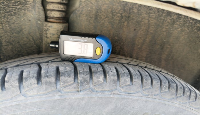 2010 Maruti Swift VDI, Diesel, Manual, 1,29,088 km, tyre