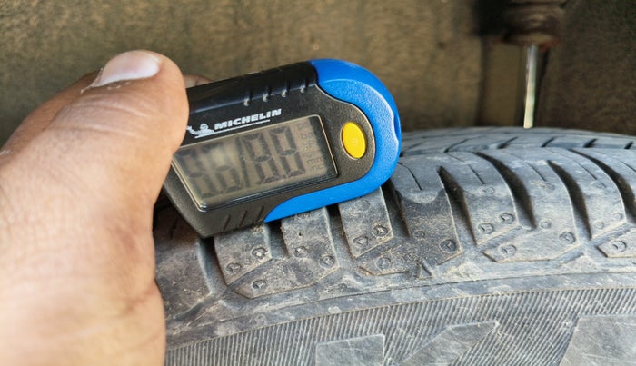 2010 Maruti Swift VDI, Diesel, Manual, 1,29,088 km, tyre