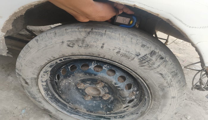 2013 Maruti Eeco 5 STR CNG WITH HTR, Petrol, Manual, 1,32,367 km, tyre