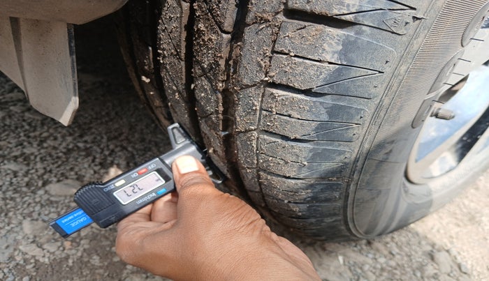 2020 Tata NEXON XZ PLUS PETROL DUAL TONE, Petrol, Manual, 1,03,537 km, tyre