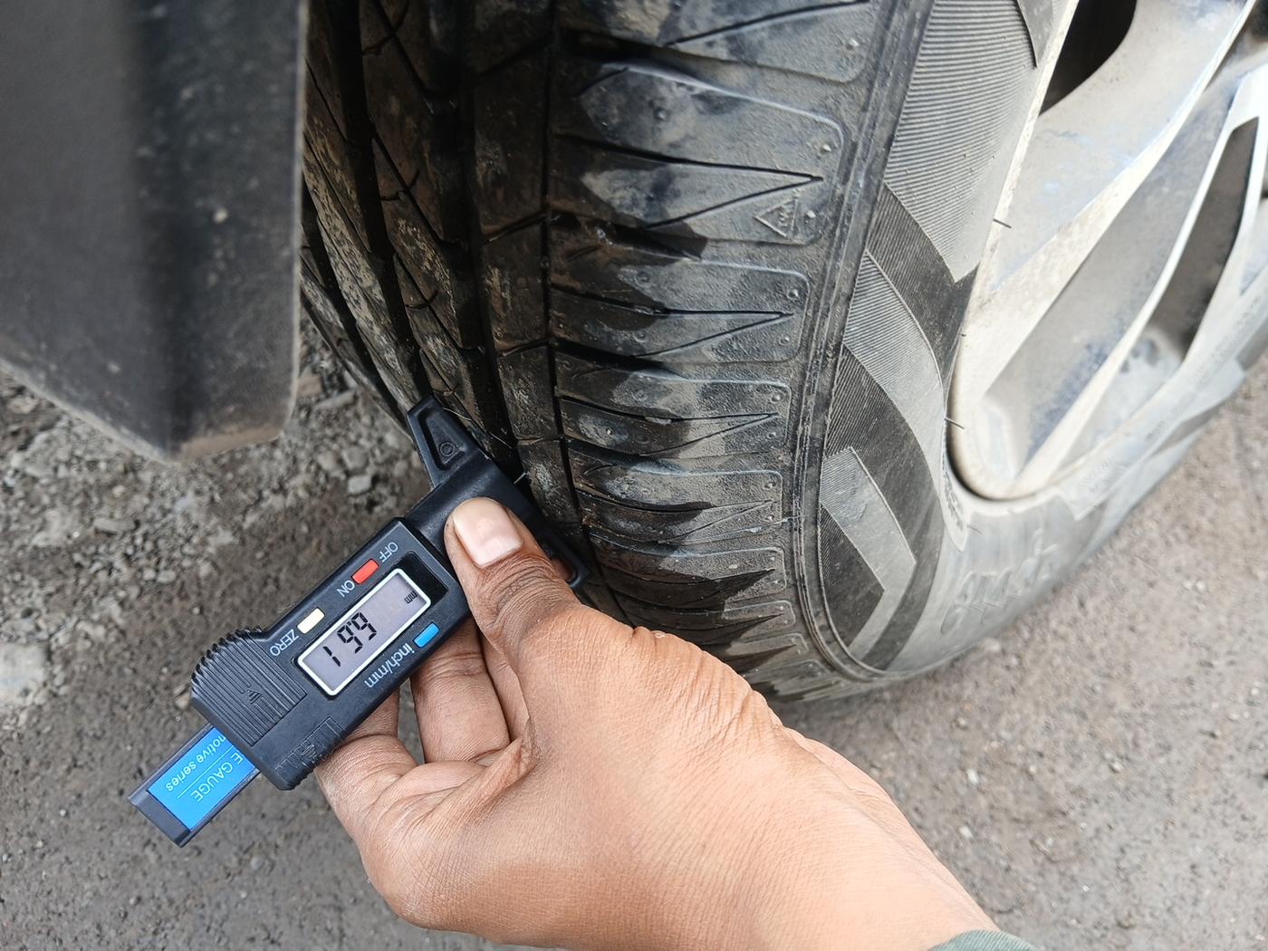 2020 Tata NEXON XZ PLUS PETROL DUAL TONE, Petrol, Manual, 1,03,537 km, tyre