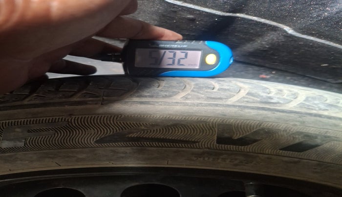 2011 Fiat Grand Punto ACTIVE 1.3, Diesel, Manual, 56,298 km, tyre