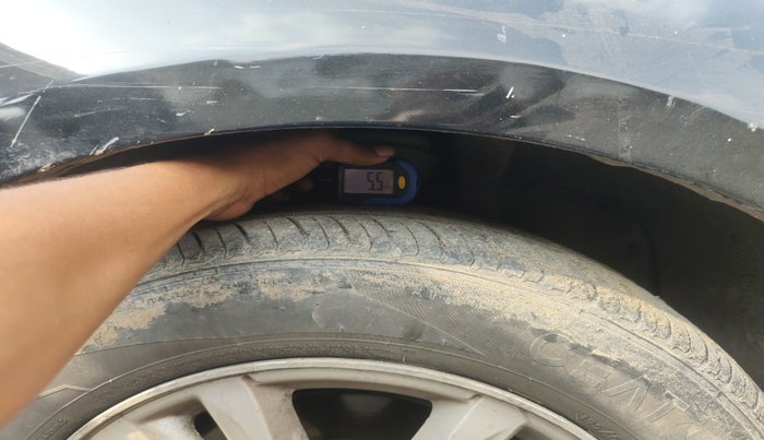 2014 Chevrolet Cruze LTZ, Diesel, Manual, 1,34,000 km, tyre