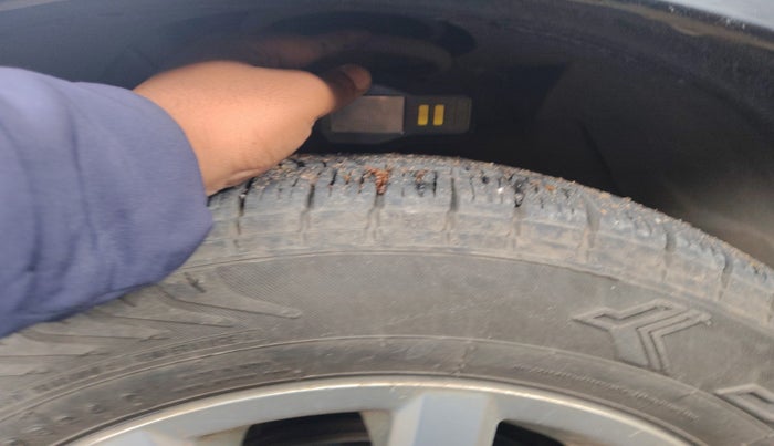 2010 Maruti SX4 ZXI AT, Petrol, Automatic, 94,464 km, tyre