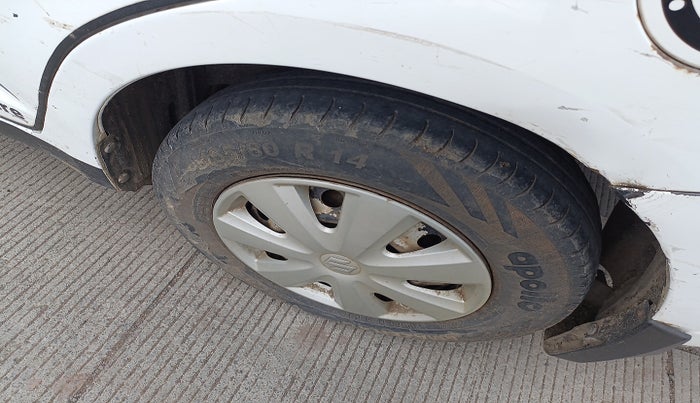 2015 Maruti Swift Dzire LDI, Diesel, Manual, 1,52,000 km, tyre